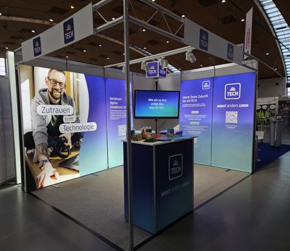 Der Messestand von dmTECH