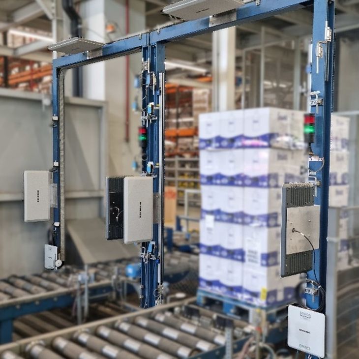 RFID-Zählstation mit Palette in der Logistik